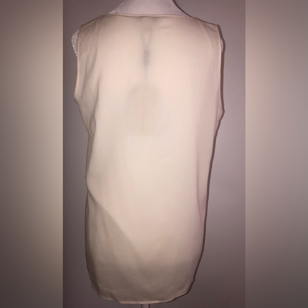 Burberry Tank Top 8 Natural White Pleated Silk Scoop Neck Blouse NEW - Picture 3 of 7